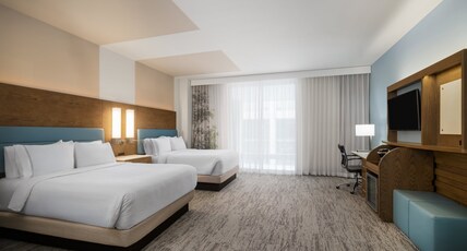 Even Hotel Pittsburgh Downtown, an IHG hotel Room Type - 2 Queen Premium Corner Room