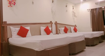 TEMPLE CITY LAKE INN Room Type - Deluxe Four Bed Room