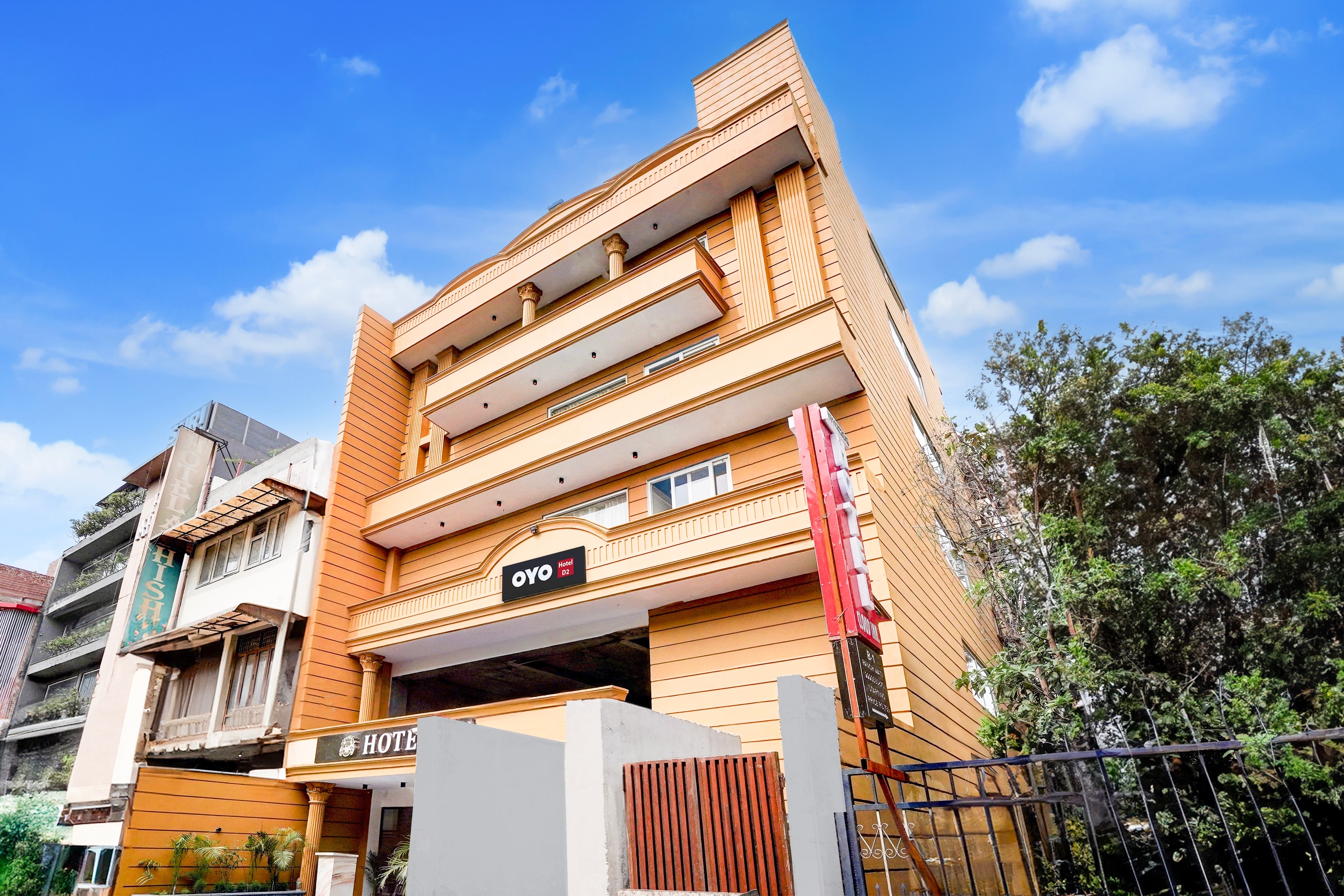 Hotel O D2 - Tap to explore photos