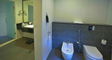 Ramada By Wyndham Abu Dhabi Corniche Room Type - Executive Sea View 1 King Bed