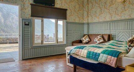 Naini Chalet Resort Room Type - Superior Room