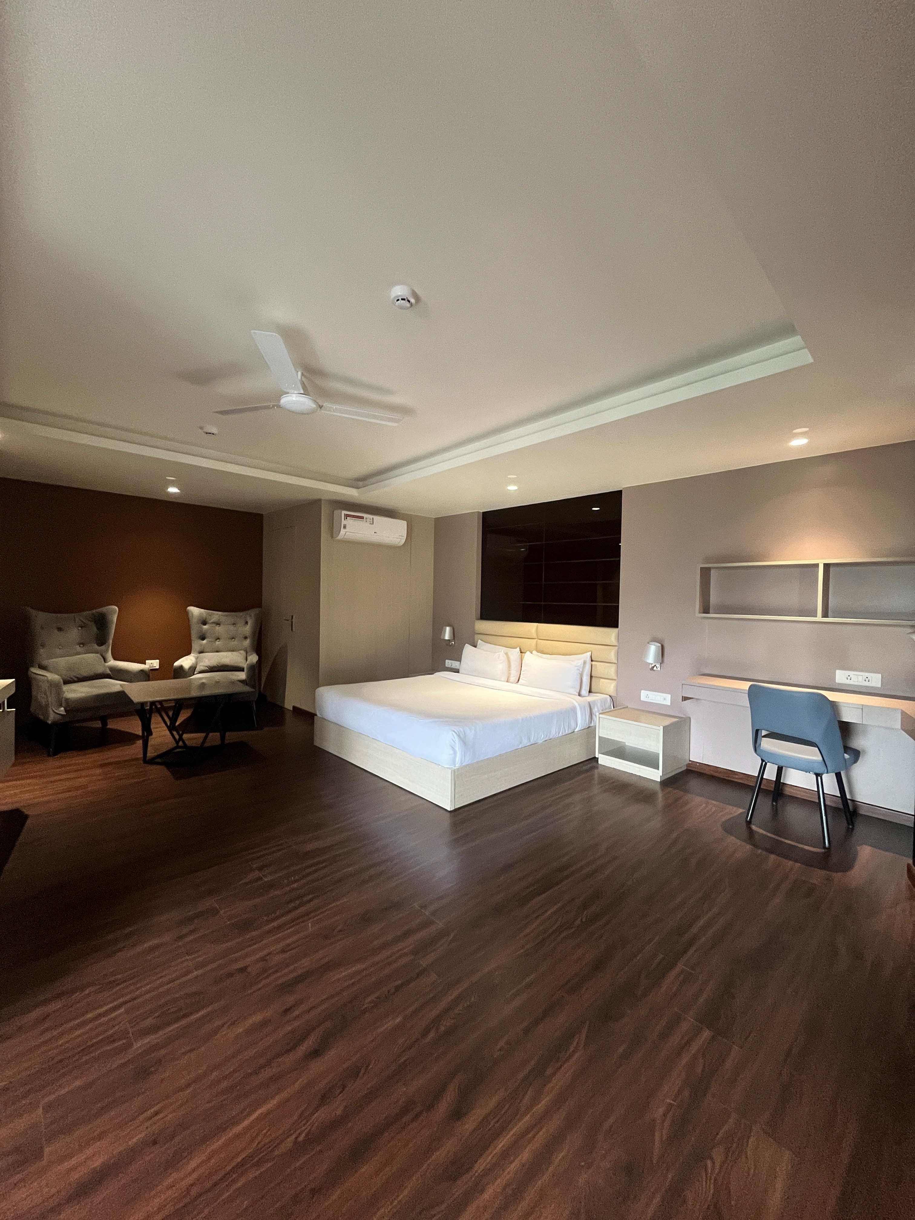 Hotel Manar - Tap to explore photos