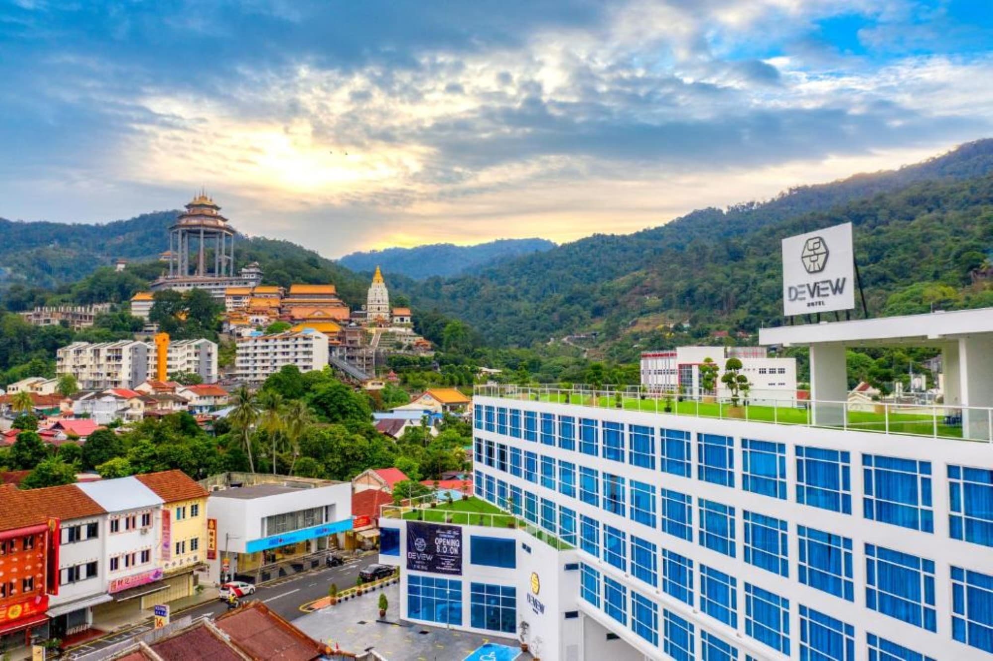 Kingston Hotel 13 @ Penang Hill, George Town (Formerly De View Hotel) - Tap to explore photos