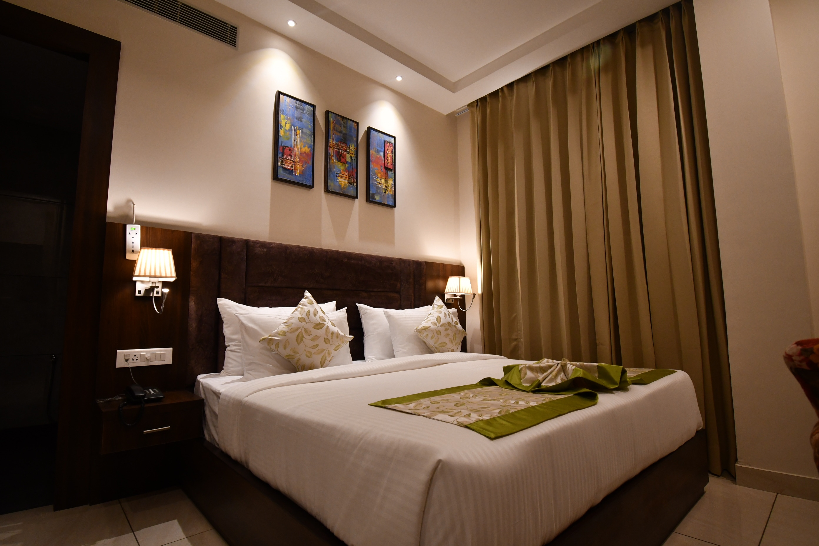 Hotel Ramaya Inn @ Har Ki Pauri Road - Tap to explore photos