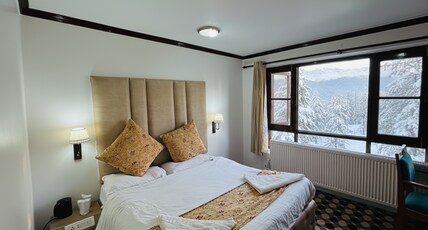 Gulmarg Resorts Room Type - Deluxe Room