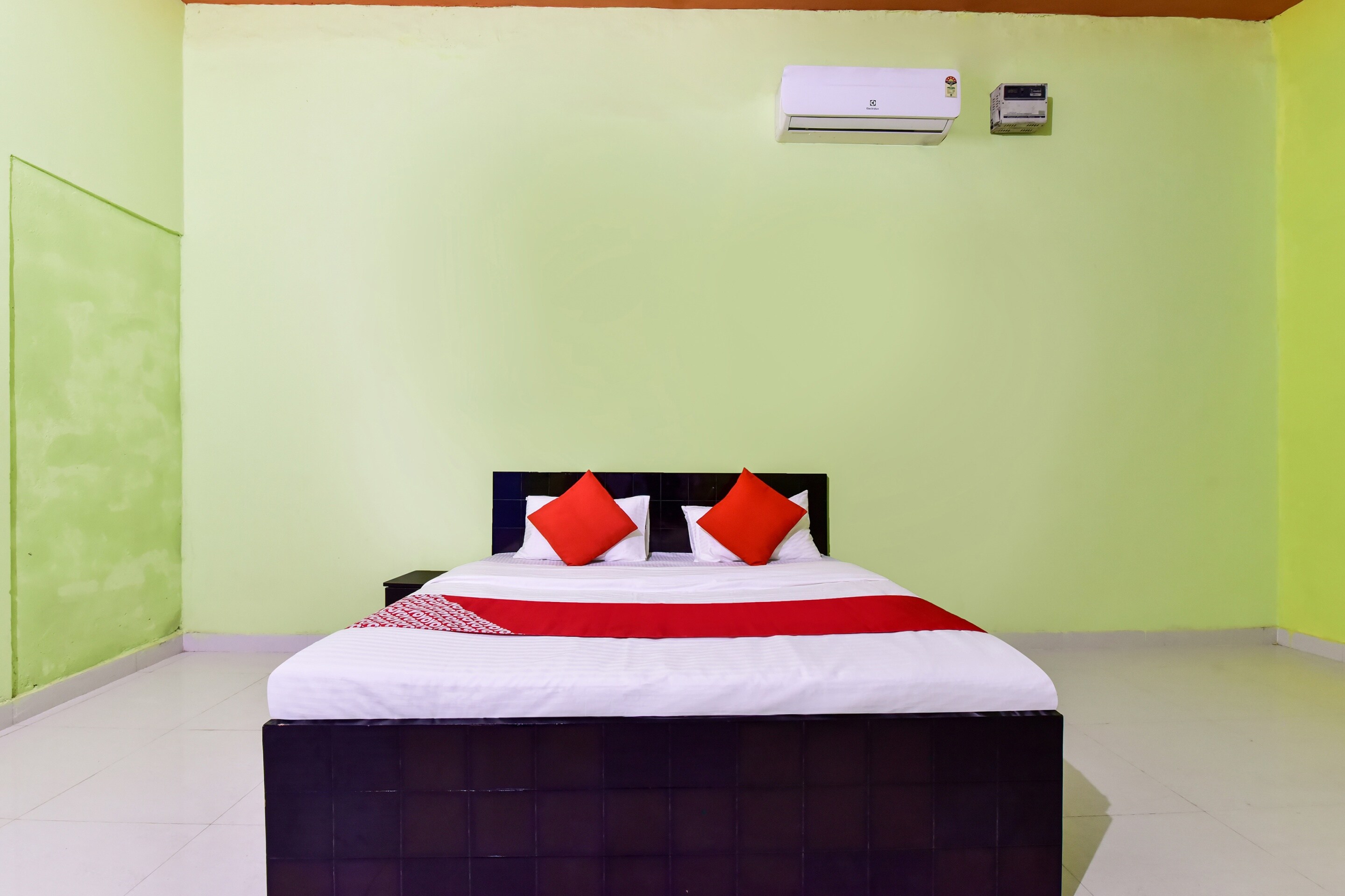 Hotel O Virat Inn, Siha, Tehsil Khol, Opposite Balaji Coaching centre - Tap to explore photos