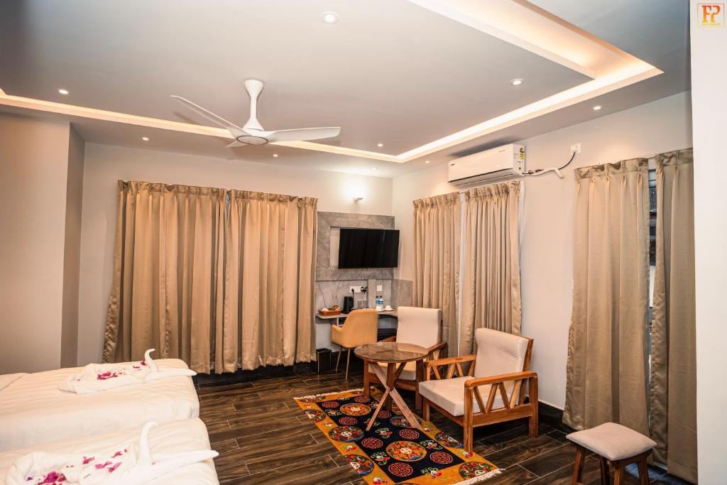 Hotel Khamsum Phuntsholing - Tap to explore photos