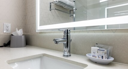 Holiday Inn Express Van Nuys Room Type - 2 Queen Standard