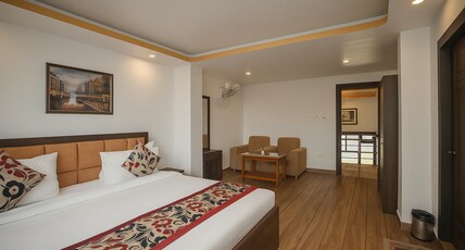 HOTEL SAMLHEN Room Type - Super Deluxe View Room