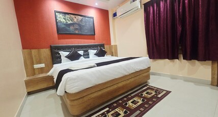 Hotel Omm Palace Room Type - PREMIUM DOUBLE BED AC WITH BALCONY