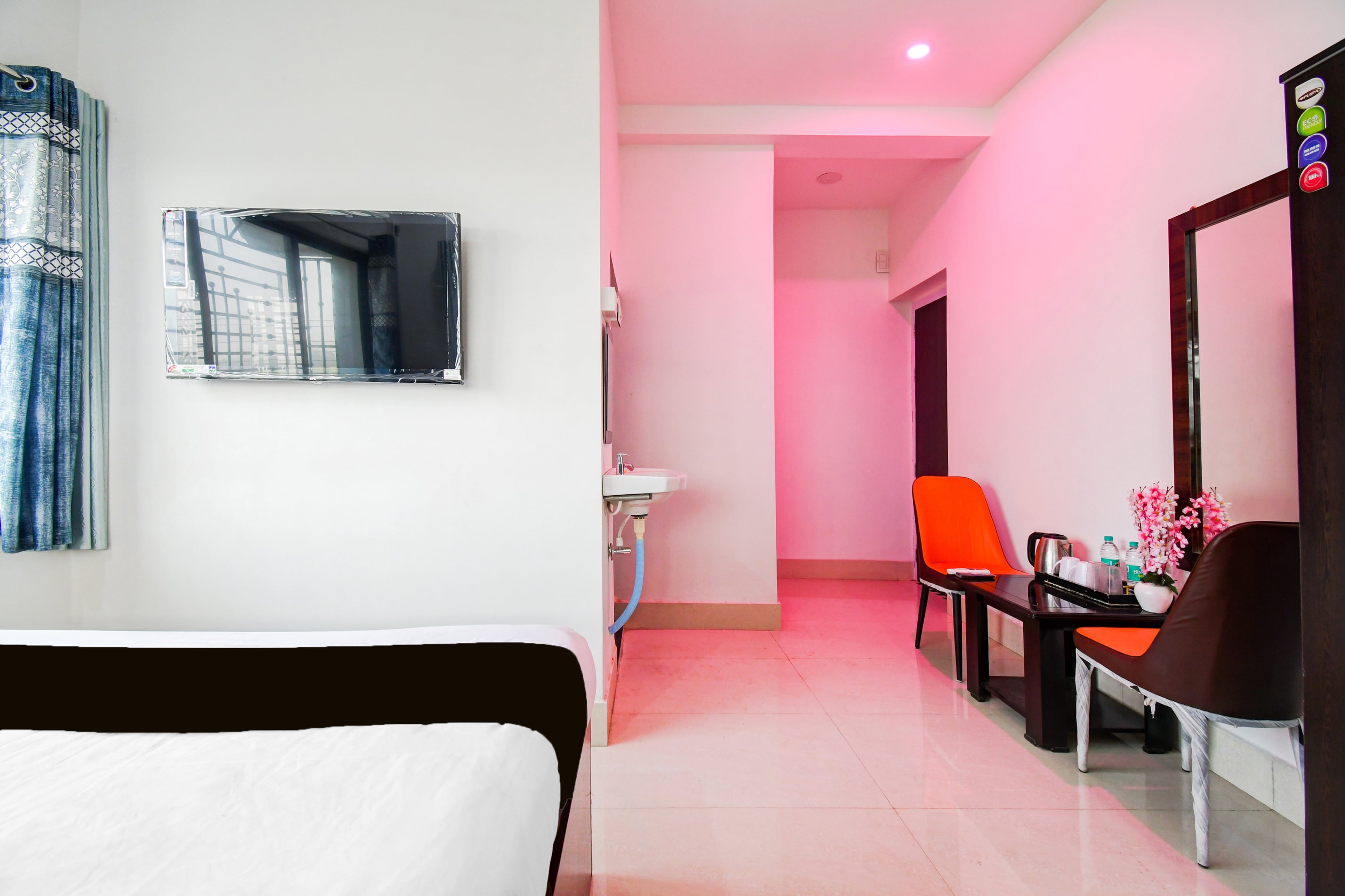 Hotel O by OYO Silver Park And Dhaba - Tap to explore photos