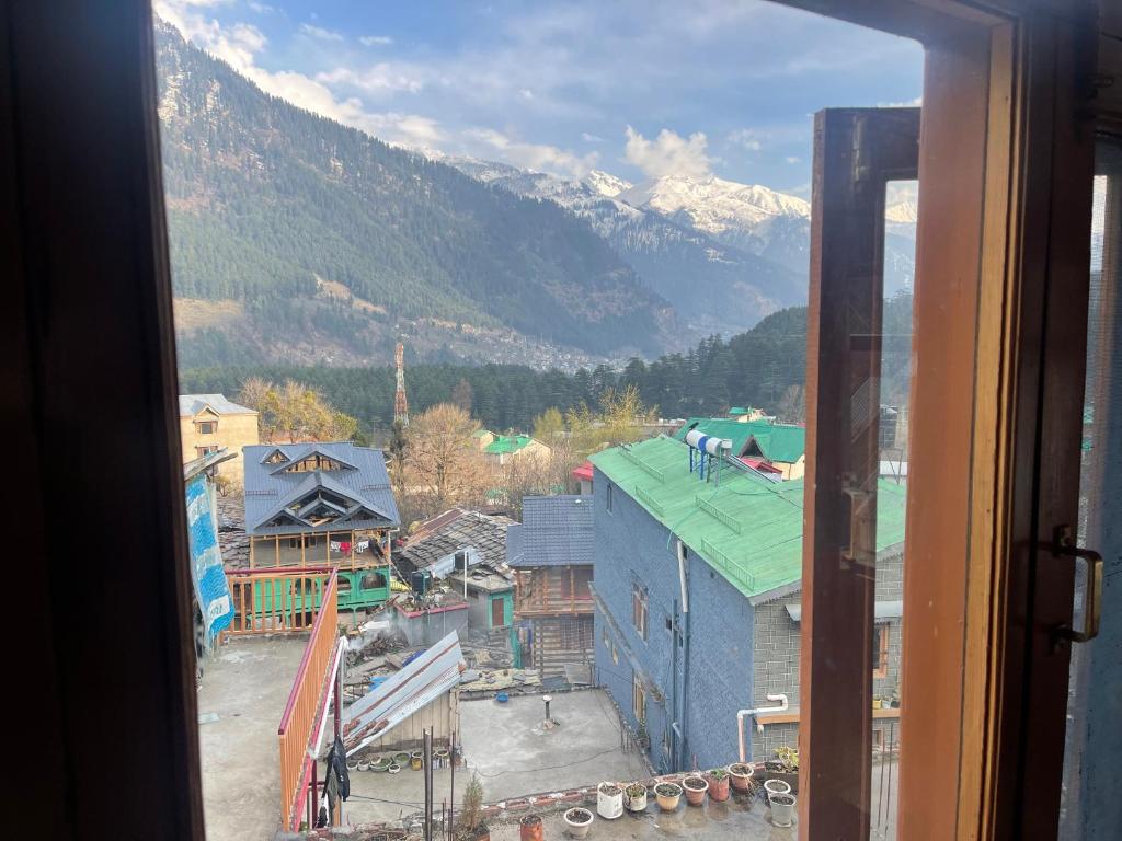 La Voglia Manali - Tap to explore photos