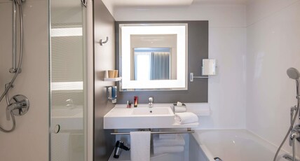 Novotel Suites Nice Airport Room Type - Superior suite with 1 double bed and day bed