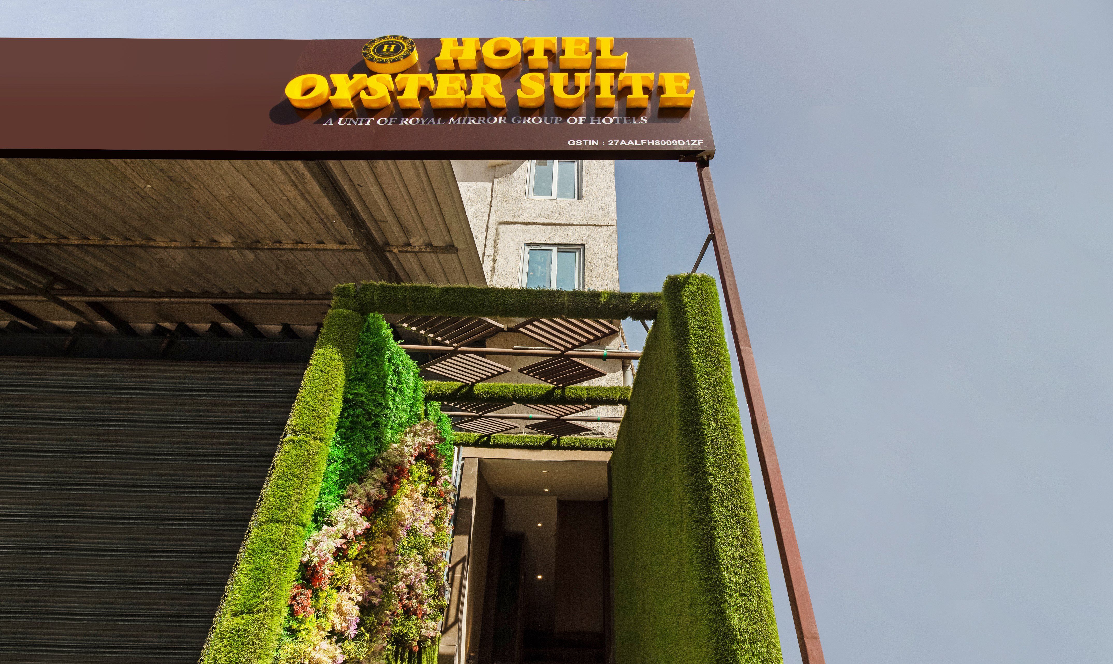 Hotel Oyster Suite - Tap to explore photos