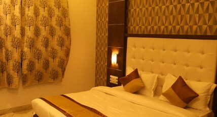 Hotel Shri Nakshatra Excellency Room Type - Deluxe Room Hotel Shri Nakshatra Excellency Room Type - Deluxe Room