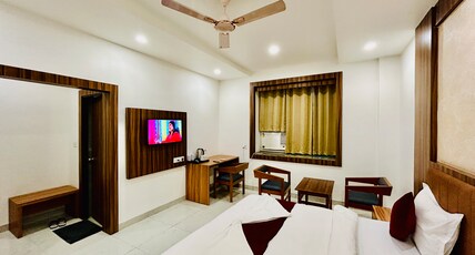 DIVINE HOTEL AND RESORTS Room Type - Deluxe Room