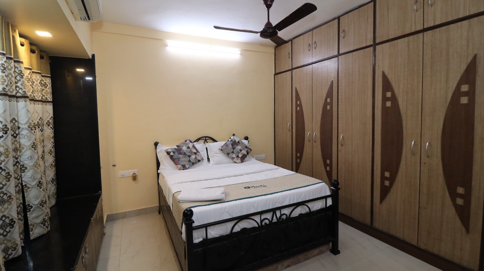 Pinaki Comfort Stay Ratan Priya Residency - Tap to explore photos