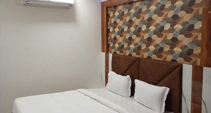 Hotel Moonlight Room Type - Deluxe Ac