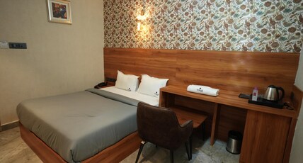 THE NAMAH HOTEL Room Type - DELUXE BUSINESS ROOM