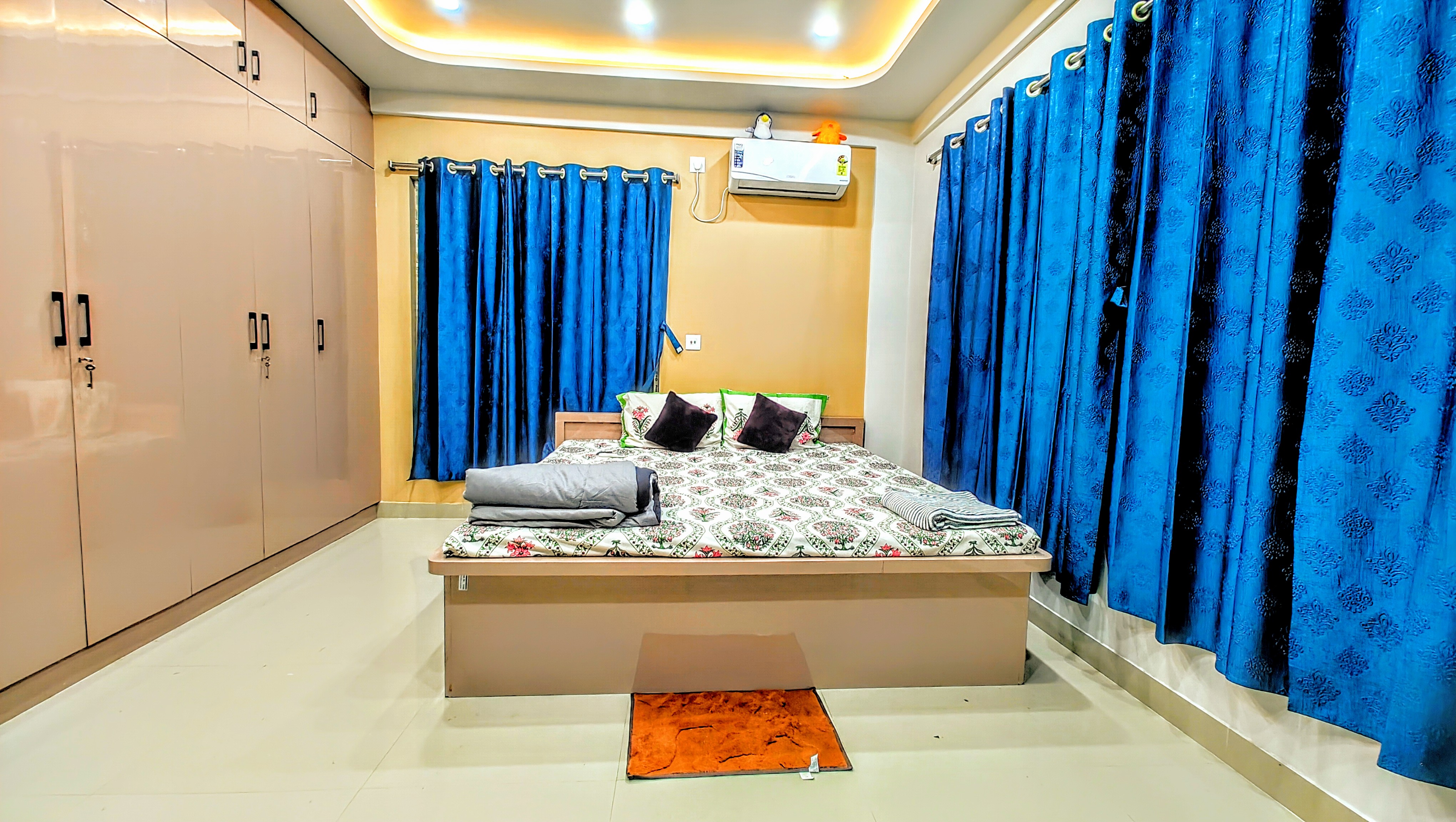 Modern 3BHK Urban Retreat - Tap to explore photos