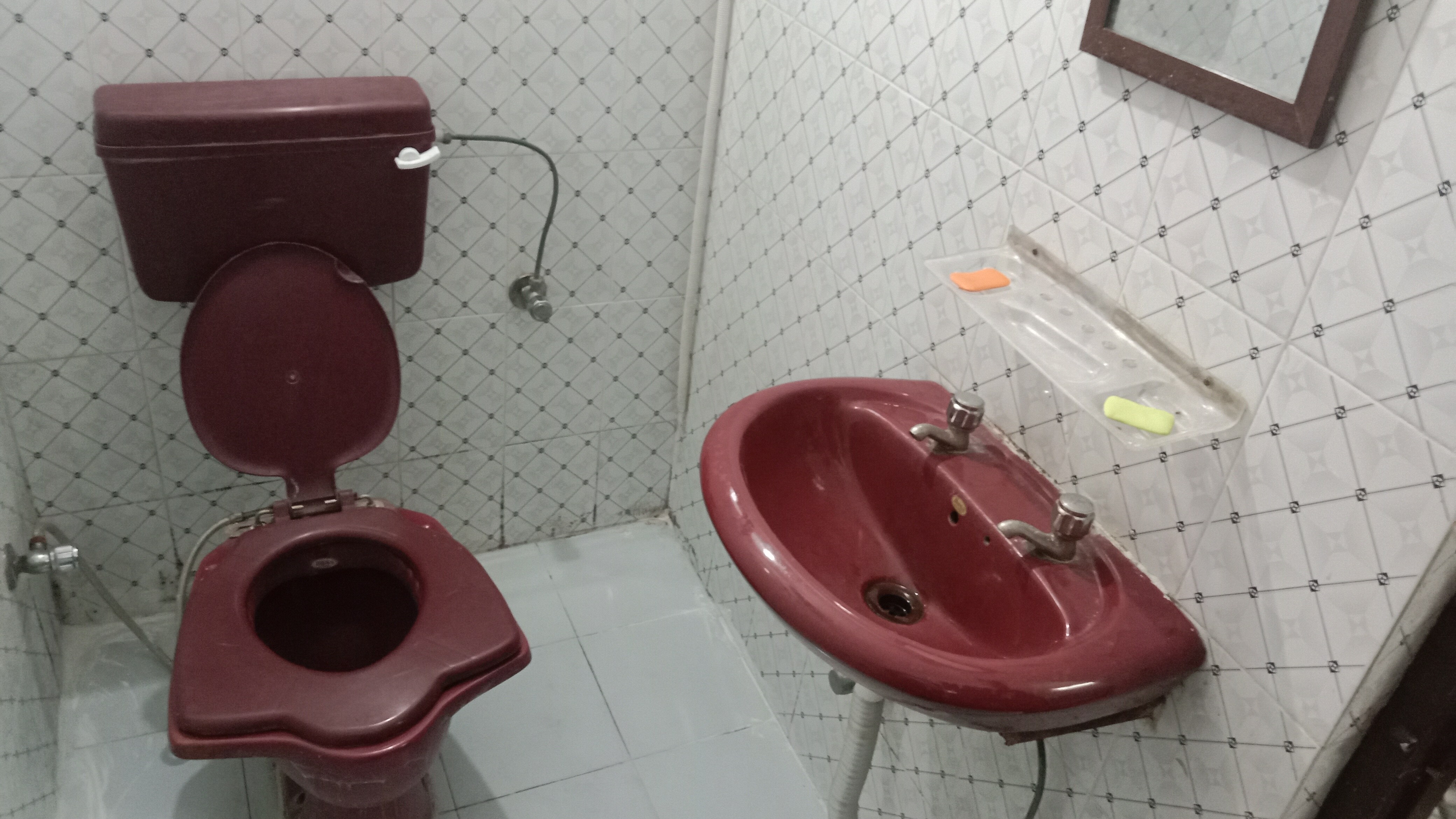Royal Palace Inn Homestay - Tap to explore photos