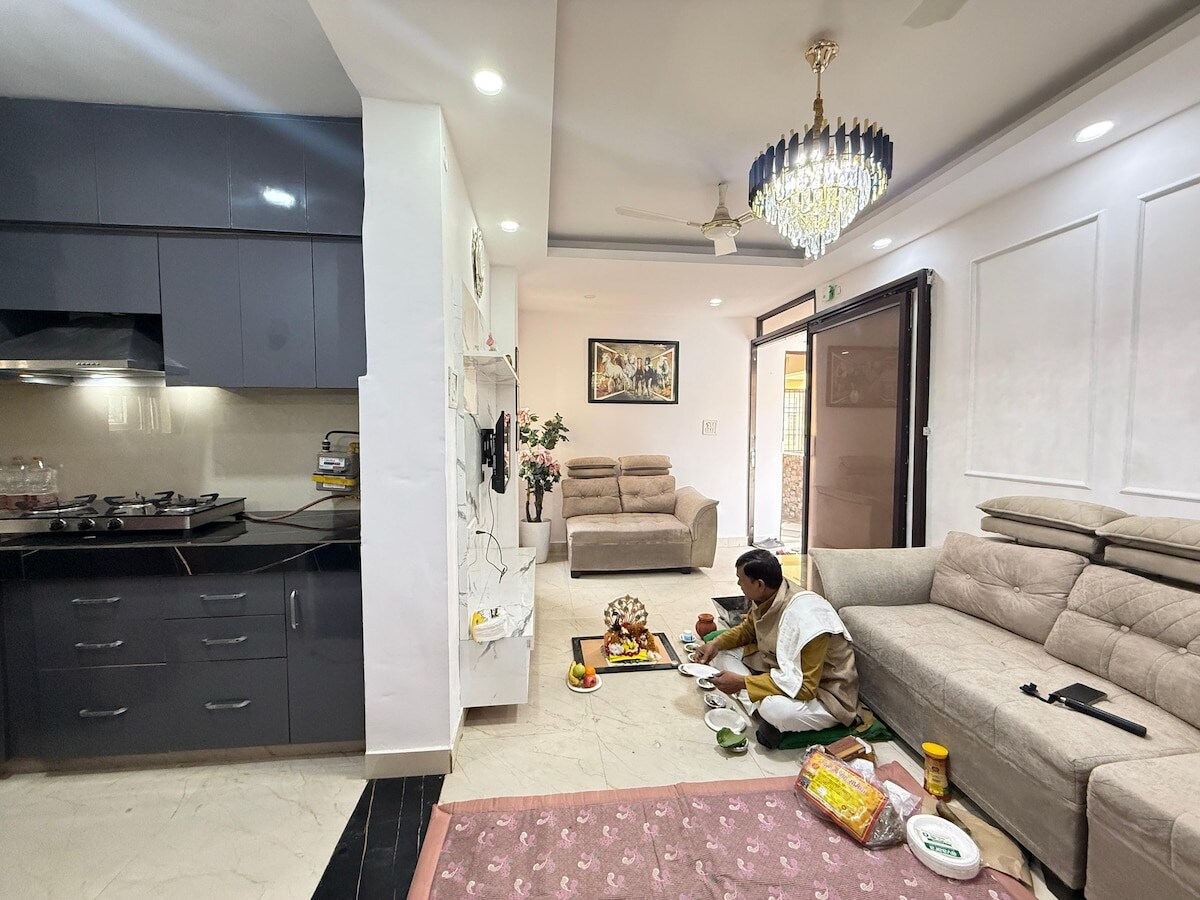 Modern Furnished Home Arun Vihar Sector 37 Noida - Tap to explore photos