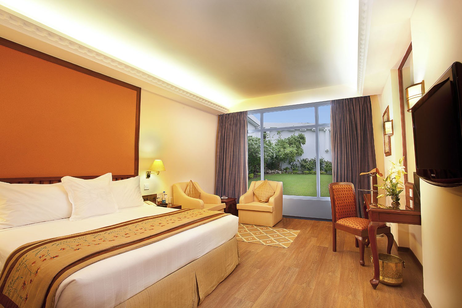 Welcomhotel by ITC Hotels, Alkapuri, Vadodara - Tap to explore photos
