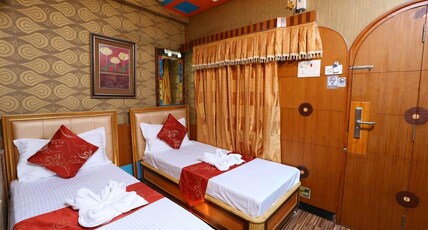 Hotel Shri Swarna's Palace Room Type - Economy Double Non Ac