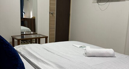 LunaSpaces- BLUES Room Type - Luna Blues - 102 - Premium Room