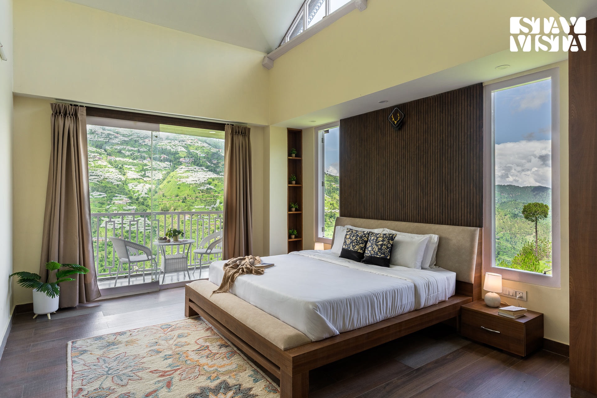 StayVista at Gauti's Apple Retreat - Tap to explore photos