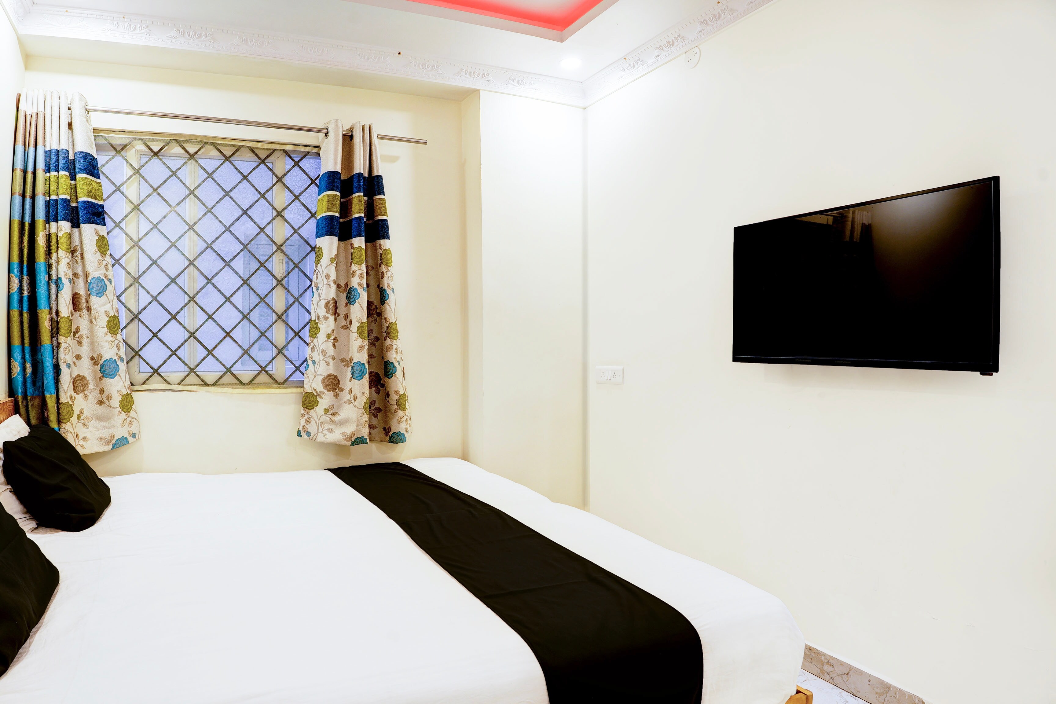 Hotel O SANDHYA PG - Tap to explore photos