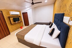Address of Candolim Sands