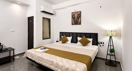 Moments Guesthouse Room Type - Deluxe Double Room