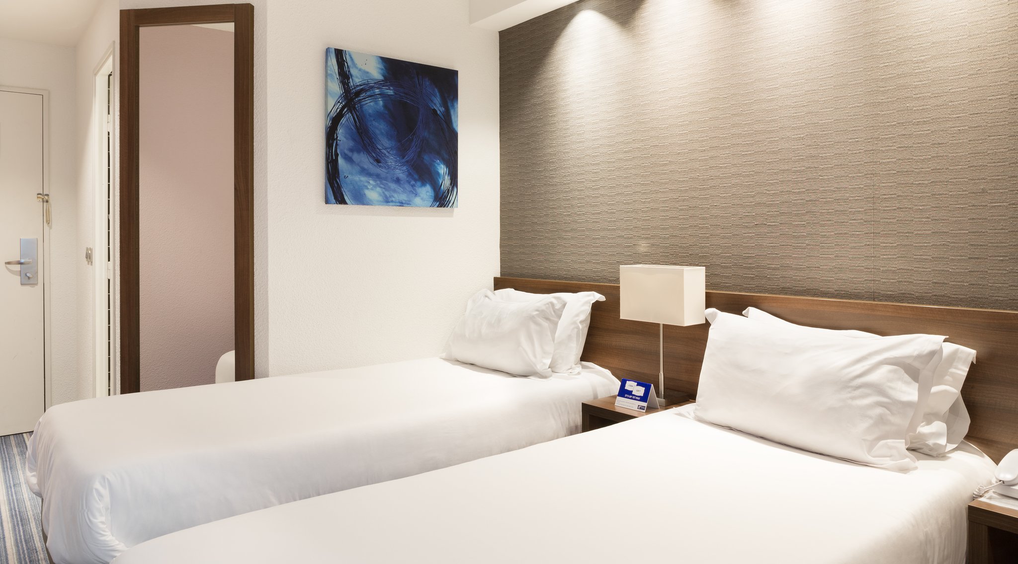 Holiday Inn Express AMIENS - Tap to explore photos