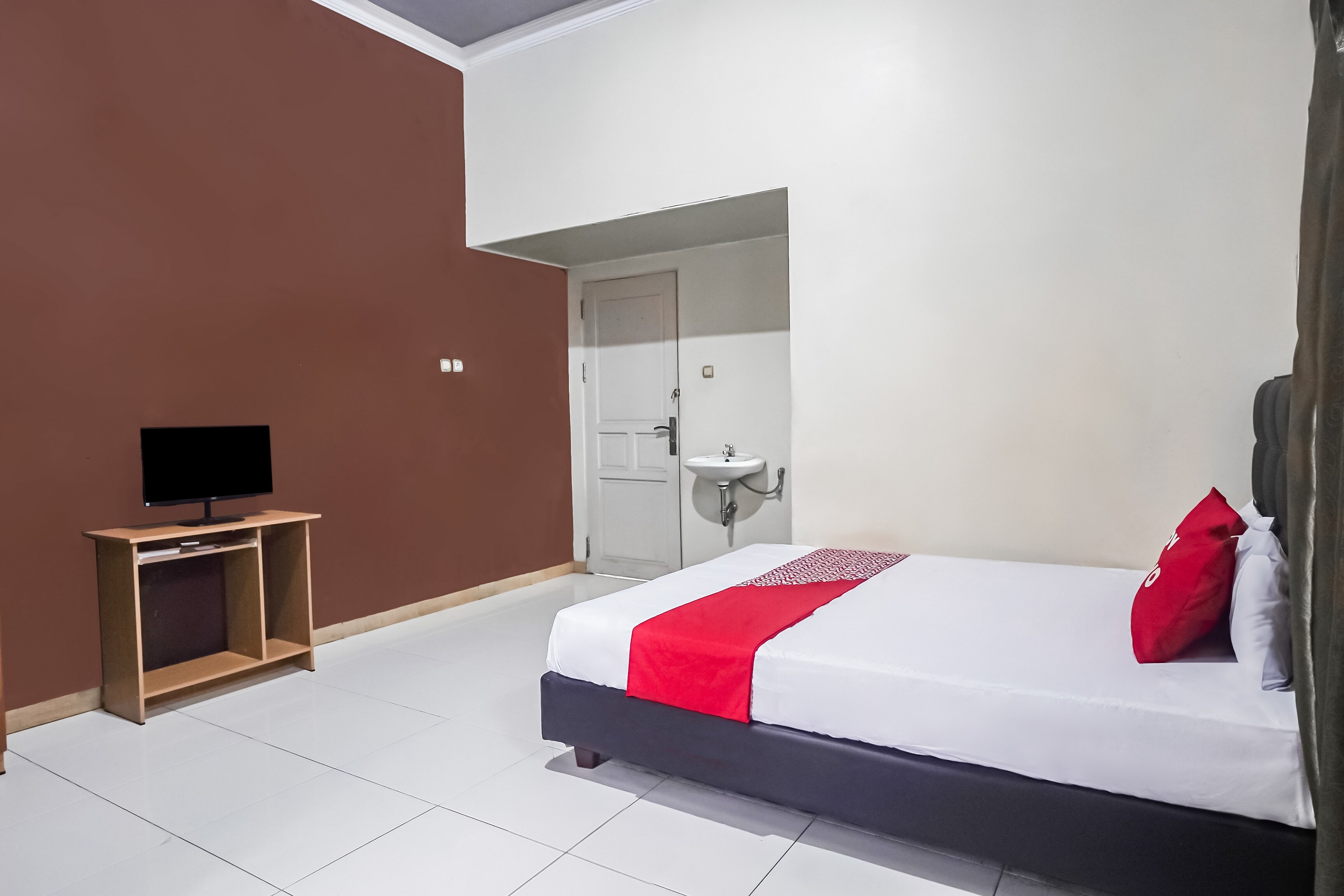 Hotel O Pondok Tawing Rumbih - Tap to explore photos