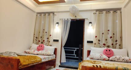 E E Norsi Homestay Room Type - Bedroom 9