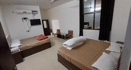Hotel Abhi Residency Room Type - Four Beded Family Suite Room