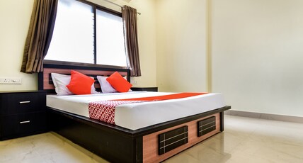 OYO 73503 Hotel Ashoka Grand Room Type - Deluxe