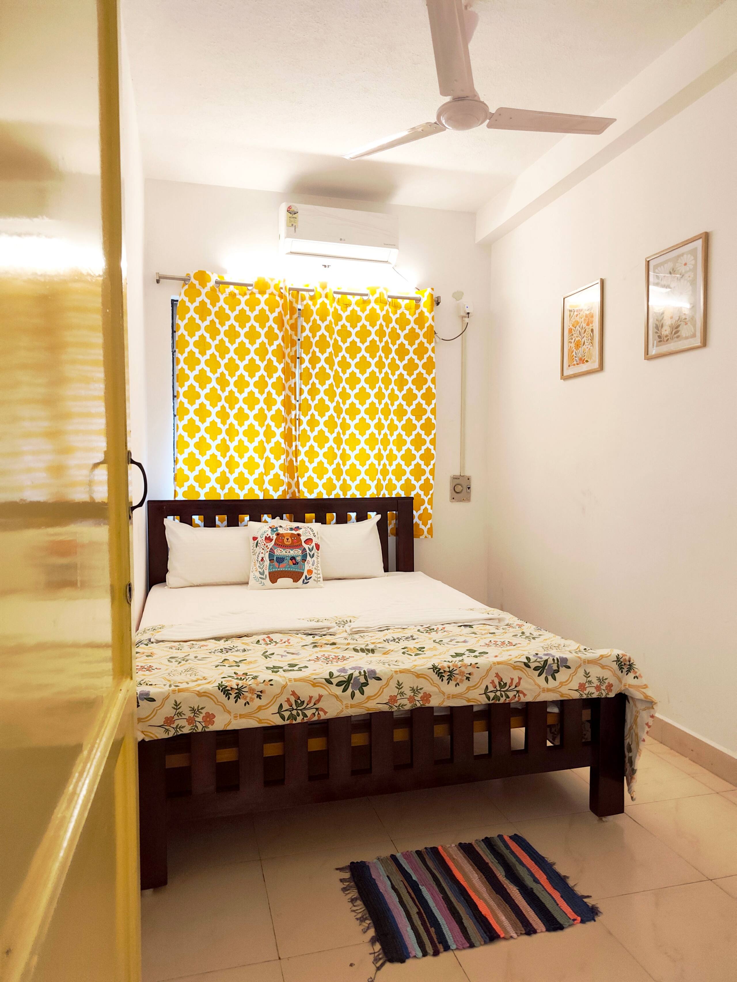 Lively 2 BHK FF Main Town Area - Tap to explore photos