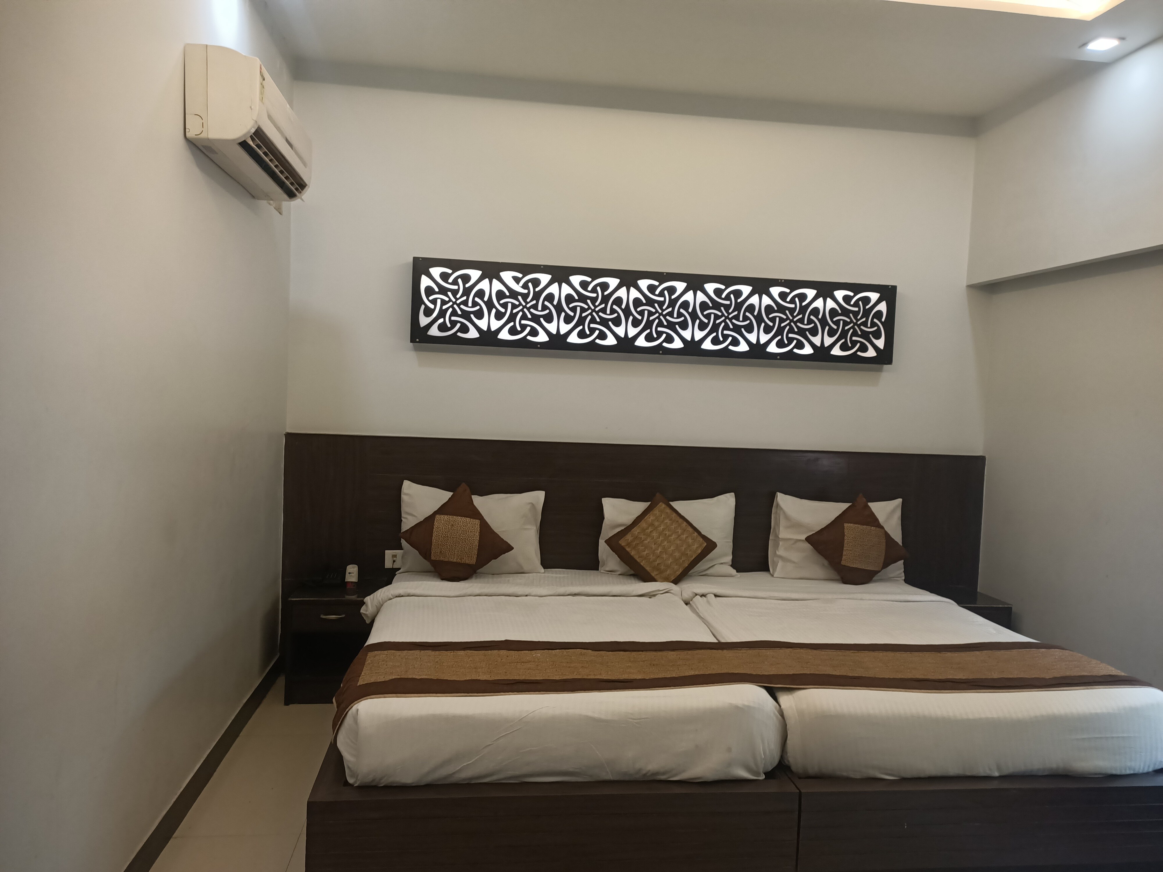 AVALON TAJ - Tap to explore photos