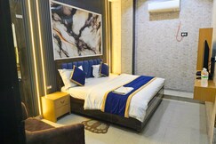 Hotel White Stone, Gonda