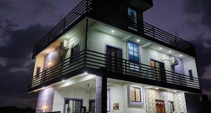 Palm Villa and Cottage Room Type - Deluxe Room (2 Adults + 1 Child)