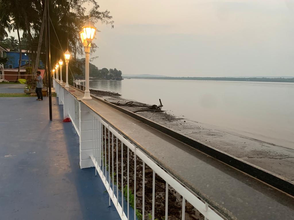 Blu Missel By The River - Tap to explore photos