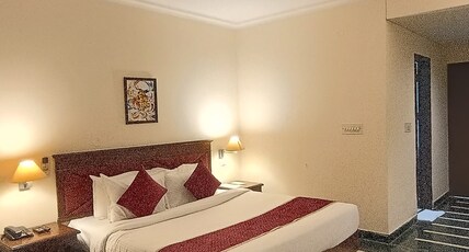 Velcrest Room Type - Double Bed Room with Hill View