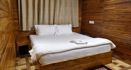 Hotel Woods Residency Room Type - Executive Suite with (Dining Area)