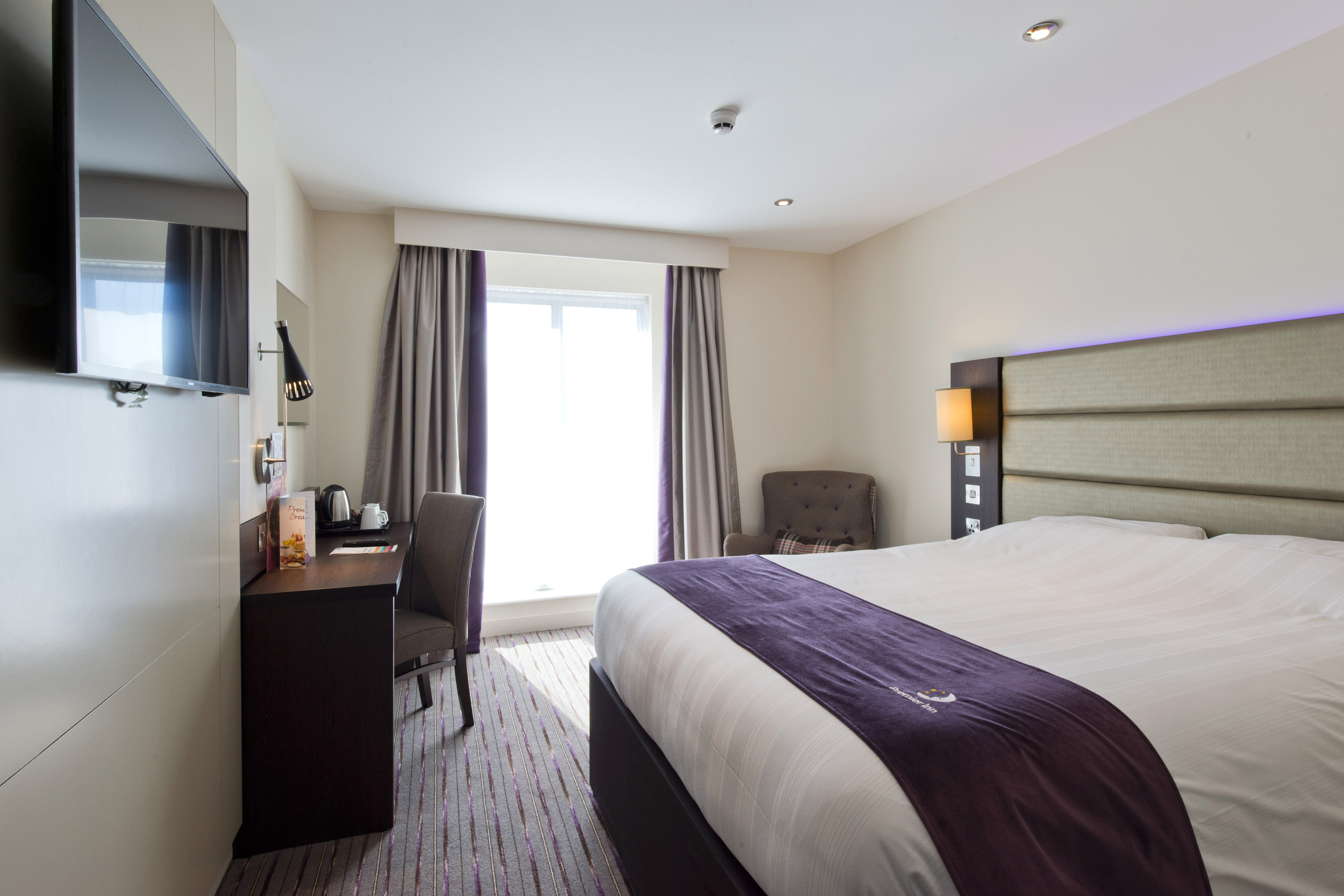 Premier Inn Sevenoaks - Tap to explore photos