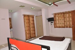 Mayur Lodge