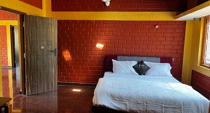 Mountain Mist by Tripture - Room in a Lakefront Villa Room Type - Bedroom 2