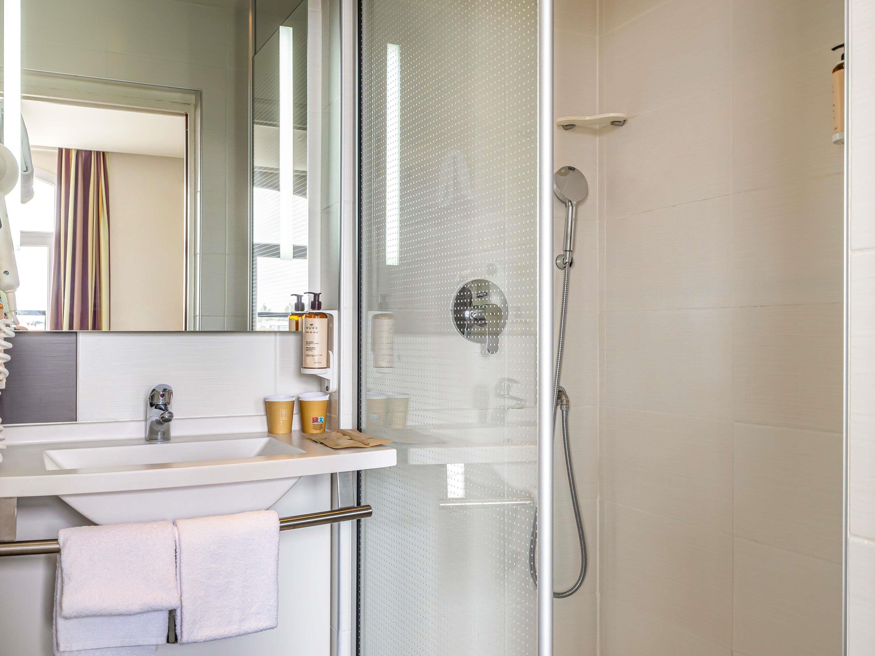 Mercure Lille Roubaix Grand Hotel - Tap to explore photos