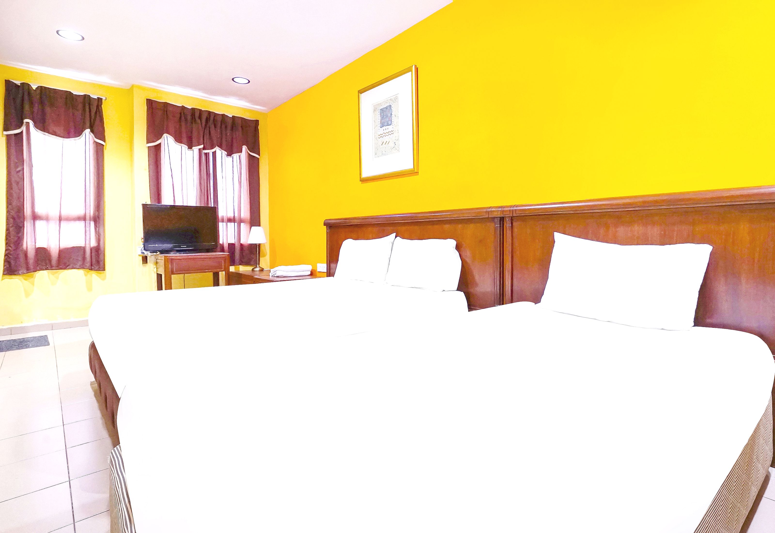 OYO 90486 Station Hotel - Tap to explore photos